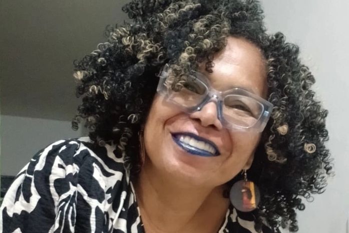 O nome da moça é Anadja, e, o meu é Arísia Barros.
A ativista!
