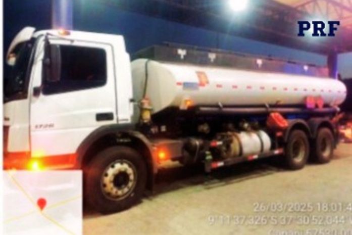 PRF flagra adulteração em caminhão-tanque e configura crime ambiental em Canapi