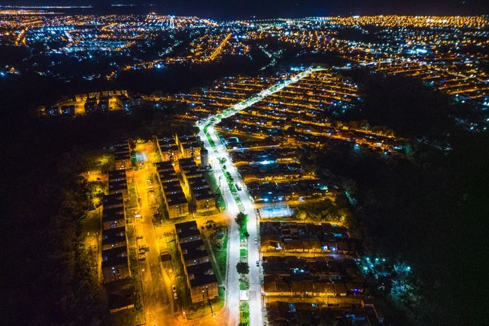 A substituição pela iluminação em LED garante mais modernidade para a iluminação pública, sendo esta uma prioridade da gestão da Prefeitura de Maceió