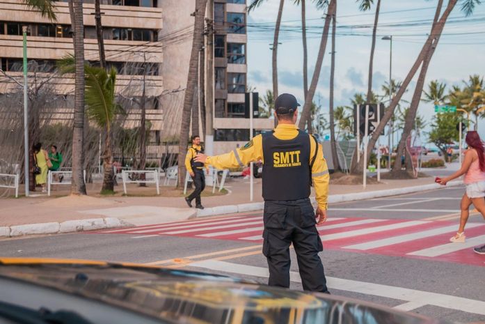 Prévias carnavalescas modificam trânsito neste final de semana