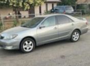 Criança de 3 anos morre 'assada' depois de ser deixada pela mãe dentro de carro