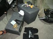 Perícia encontra armas e drogas em carro usado por acusado de esquartejamento