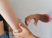 Maceió registra cinco mortes por doença meningocócica em 2026; infectologista alerta para sinais de emergência