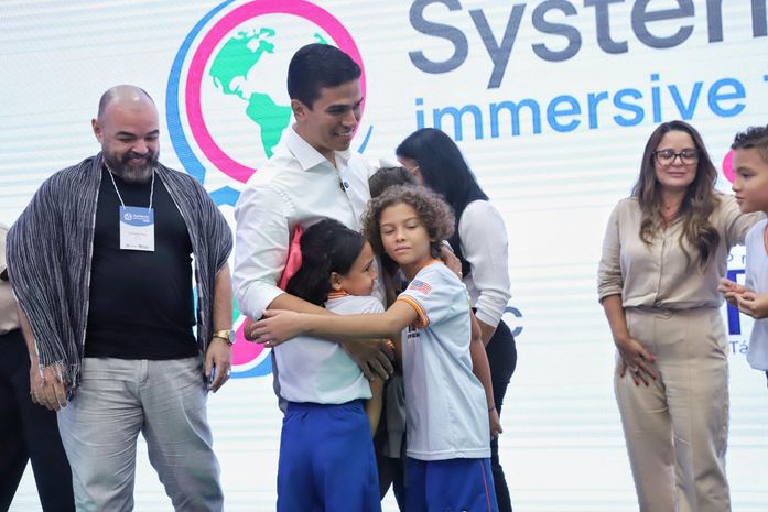 Pilar ganha destaque nacional com modelo inovador de ensino bilíngue