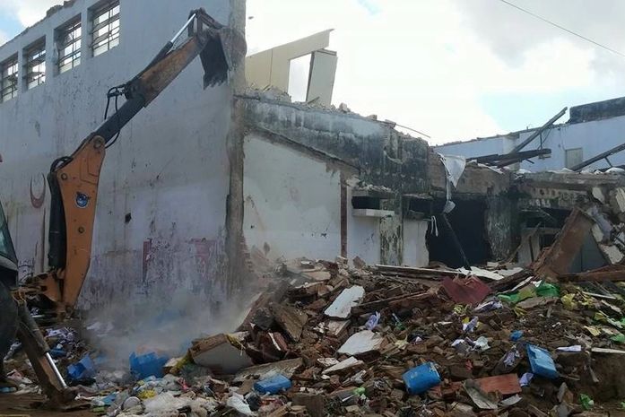 Parte da Secretaria de Educação é demolida