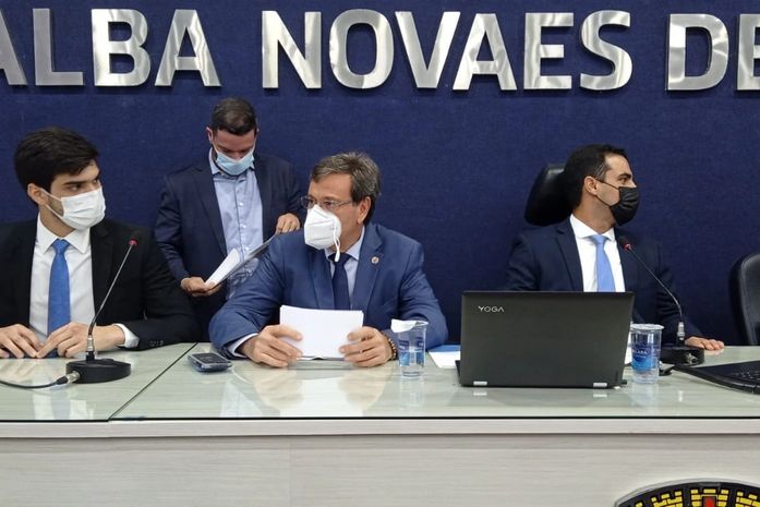 Em AL, ministro recebe título e diz: "Já toquei em quase todos os bares de Maceió"