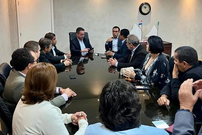 Prefeito Júlio Cezar se reúne com governador Paulo Dantas em Maceió