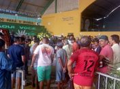 Amigos e familiares se reuniram no Ginásio do colégio Fantástico