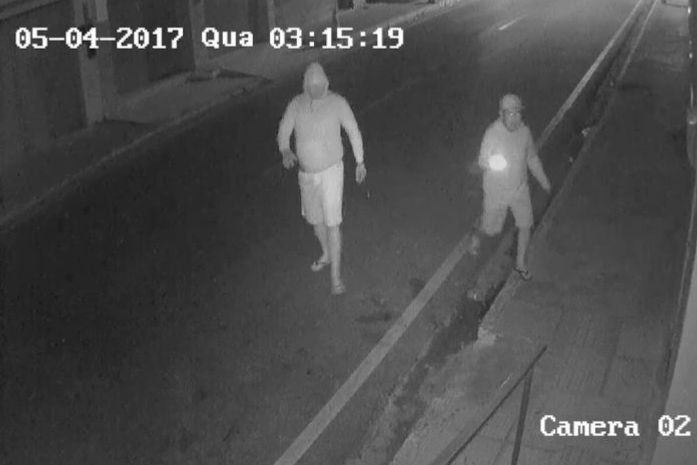 Suspeitos de arrombar Casa Lotérica