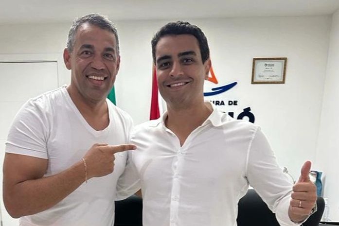 Siderlane Mendonça confirma e "registra" que segue com JHC