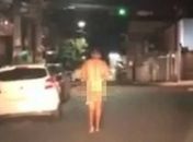 Homem é flagrado andando pelado por ruas de Arapiraca.