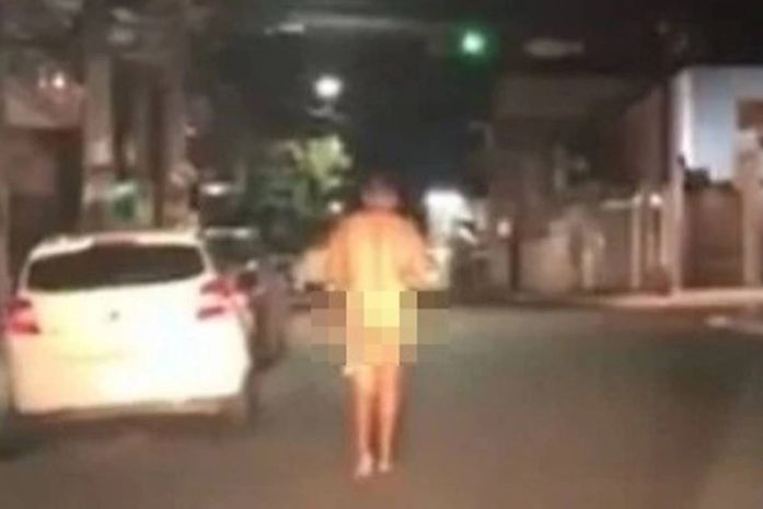 Homem é flagrado andando pelado por ruas de Arapiraca.