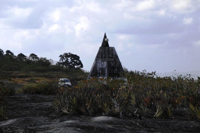 O "santuário" religioso há décadas vinha abandonado