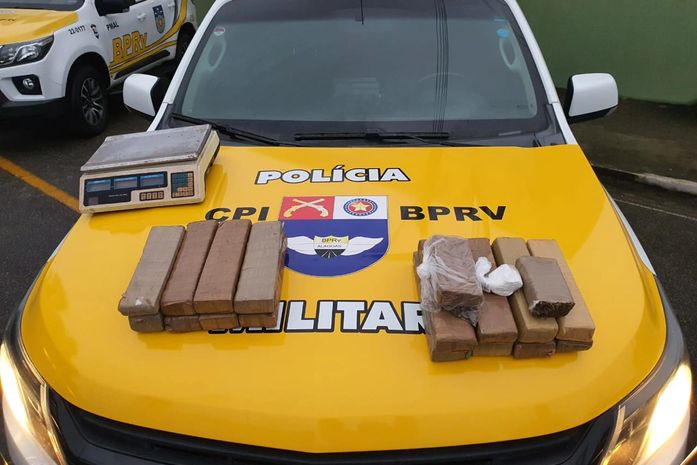 Drogas estavam na residência da jovem de 26 anos, na parte alta de Maceió.