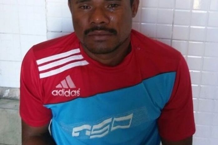Jovem é preso portando réplica de arma de fogo