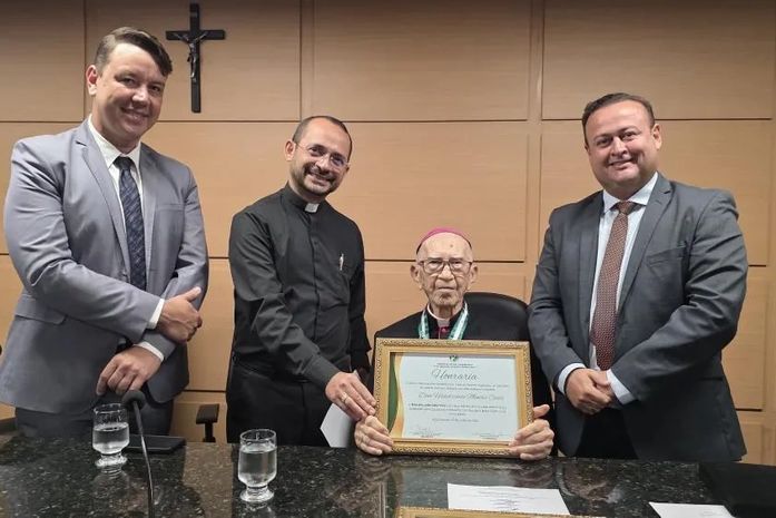 Câmara de Arapiraca homenageia Dom Hildebrando Mendes Costa com comendas no dia de seu centenário