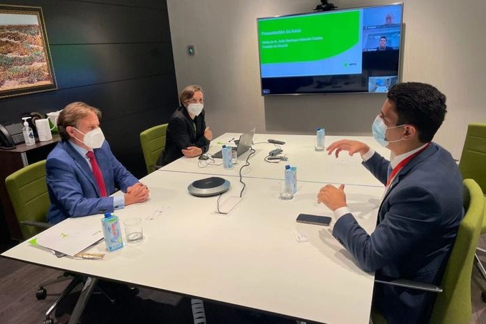 Prefeito JHC reunido no ano passado para apresentar as demandas necessárias e ampliar a estruturação do Aeroporto Internacional Zumbi dos Palmares.