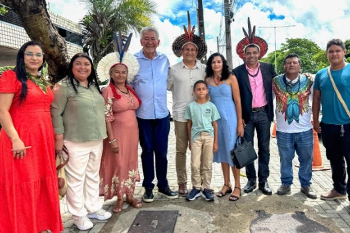 Paulão participa da posse do líder indígena Antônio Kalankó