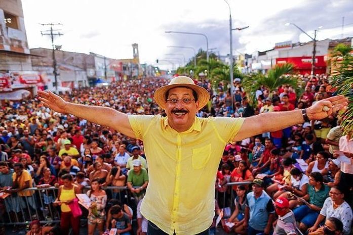 Prefeito Gilberto Gonçalves realiza Festival de Prêmios para celebrar o Dia das Mães em Rio Largo