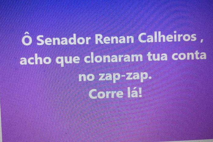 
Essa ativista recebeu uma conversa estranhíssima do zap-zap do senador, Renan Calheiros
