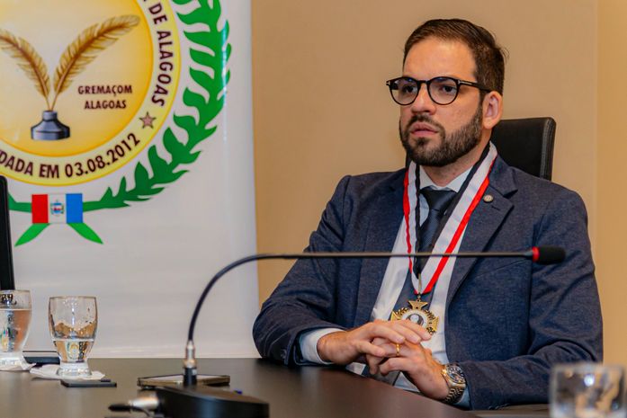 Secretário de Educação de Maceió recebe Comenda Desembargador James Magalhães: “Honra que divido com todos os profissionais da Educação”