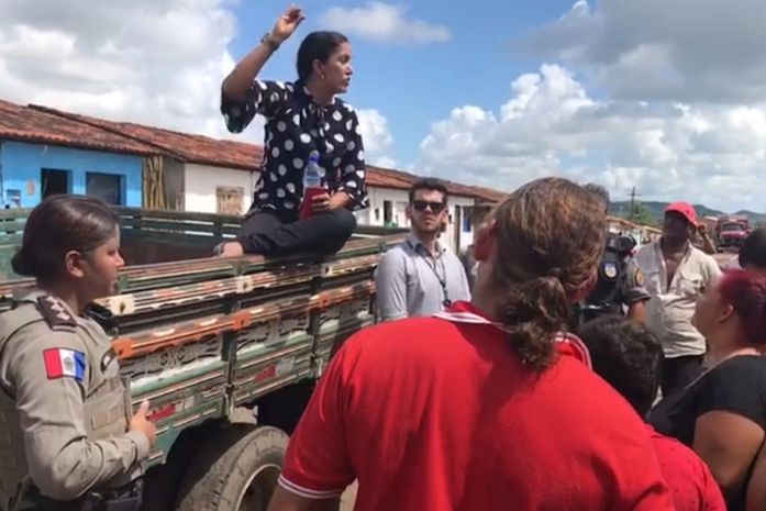 Polícia cumpre reintegração de posse em conjunto habitacional em Matriz do Camaragibe