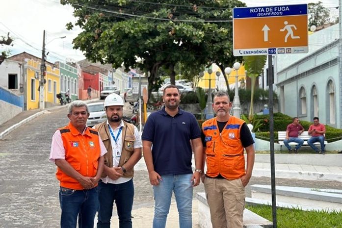Em Piranhas, Defesa Civil inicia fixação de placas do plano de contingência⠀