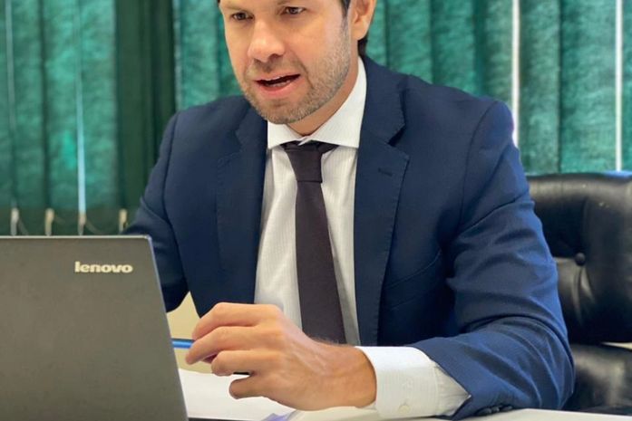 Pedro Vilela reforça priorização de professores na vacinação contra a covid-19