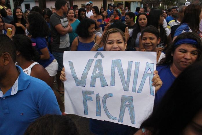 População camaragibense foi às ruas em solidariedade à prefeita Vânia Câmara ou do Passo (PSD)