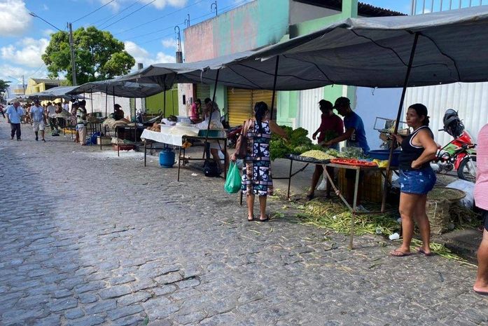 Órgãos municipais de fiscalização realizam ações em feiras livres para evitar aglomerações em Arapiraca