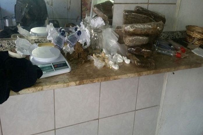 Os acusados utilizavam uma lanchonete como fachada para o comércio e distribuição da droga