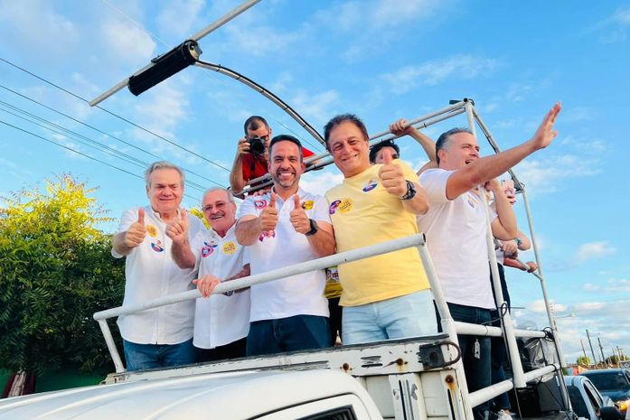 Galba Novaes participa de carreata em Taquarana e reafirma compromisso com município