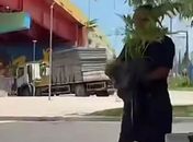 Mulher nega furto de planta após vídeo viral e relata ameaças em Maceió