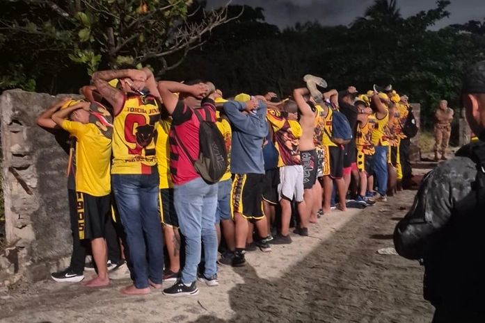 Confusão após CRB x Sport termina com dezenas de torcedores detidos no Rei Pelé, em Maceió