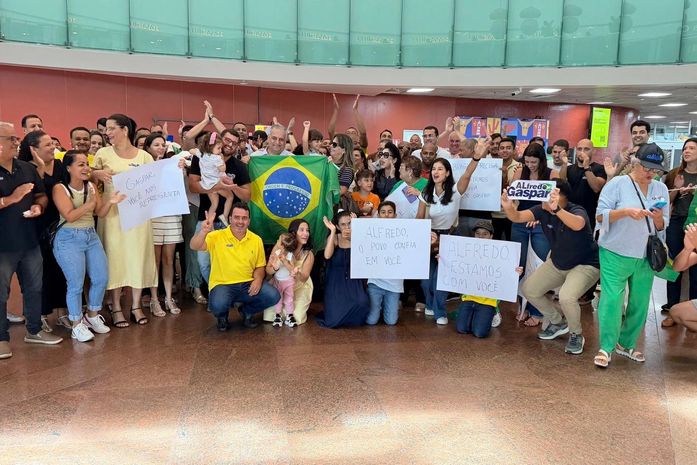 Alfredo Gaspar, relator da CPMI do INSS, é recebido em Alagoas com festa após conclusão dos trabalhos