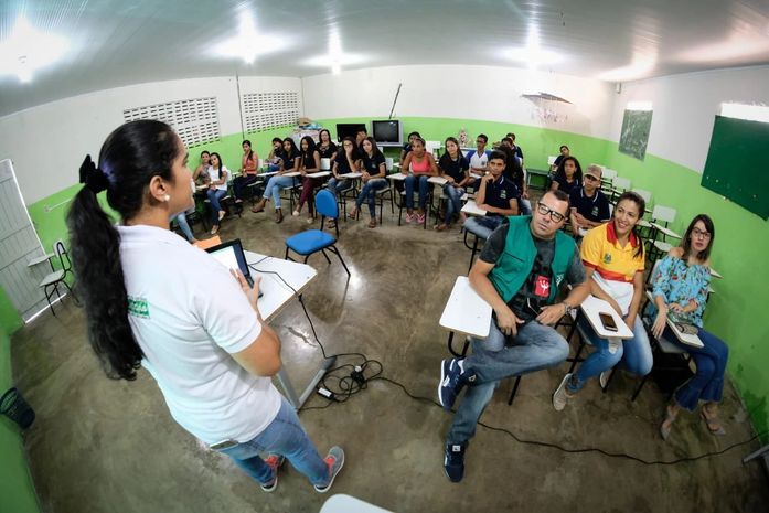 No Sertão, FPI orienta pequenos produtores e estudantes sobre manejo e uso de agrotóxicos
