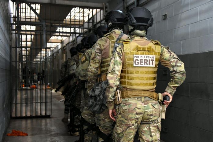 Operação Mute apreende celulares, drogas e armas artesanais em presídios de Alagoas