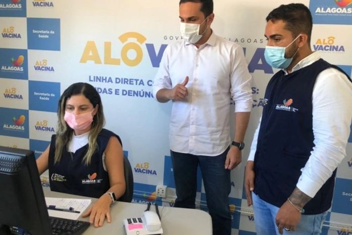 Alô Vacina: canal tira dúvida e recebe denúncia sobre imunização contra a Covid-19