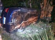 Vítima de acidente fica presa às ferragens após motorista perder controle e colidir em poste na AL 101 Norte