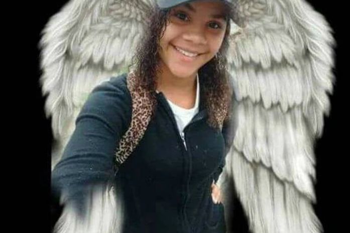 Já, já vou embora- escreveu Izadora que tinha 13 anos e foi enterrada hoje. A menina cometeu suicídio.