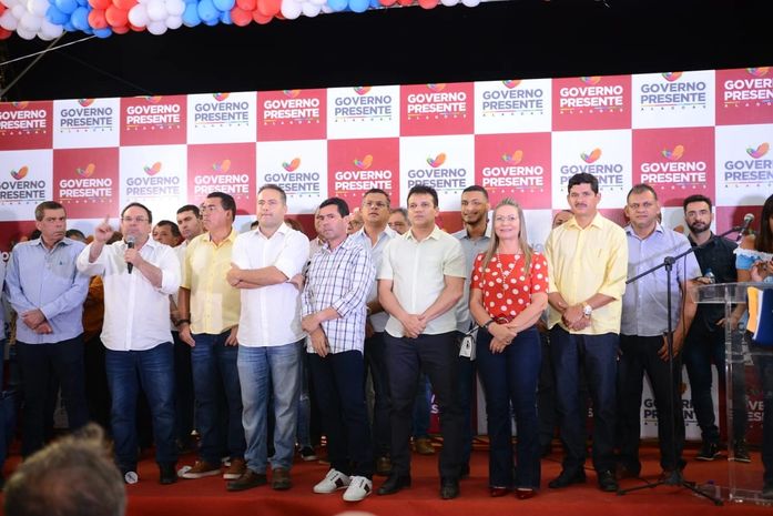 Prefeita de Major Izidoro prestigia evento do "Governo Presente"