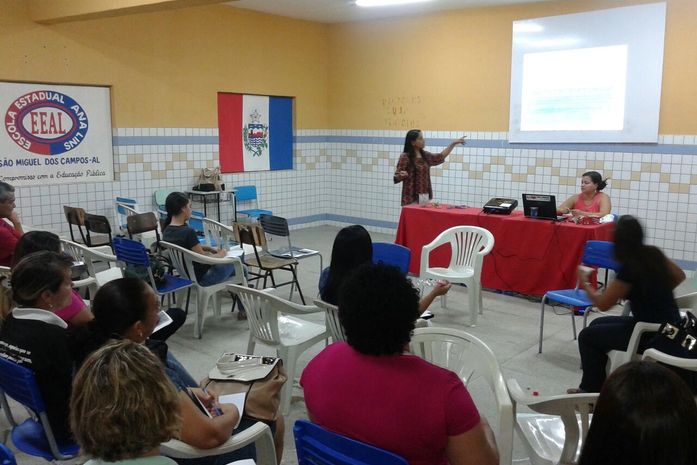 Educadores de São Miguel participam de oficina de Agro-reciclagem  