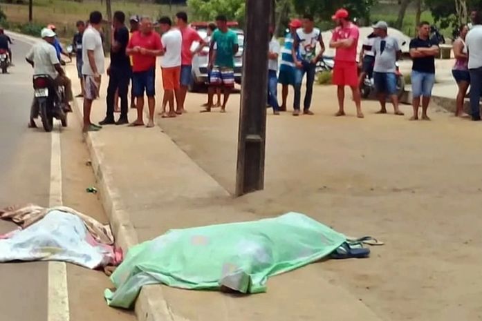 Jovens morrem após colidir moto contra poste em Taquarana