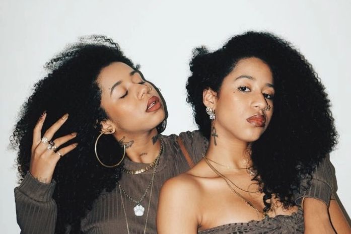 Tasha & Tracie estreiam em Maceió pela primeira vez no Baile Santo