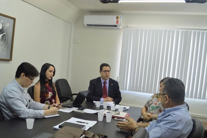 Pedido foi cobrado durante reunião com SMS