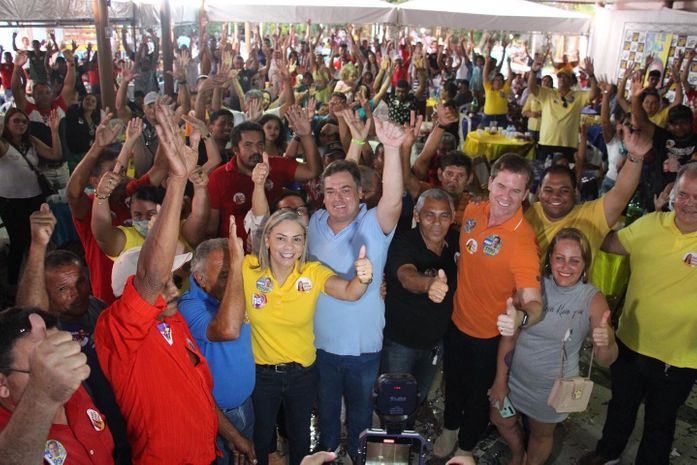 Flávia Cavalcante se reúne com lideranças e reforça compromisso com população de Delmiro Gouveia