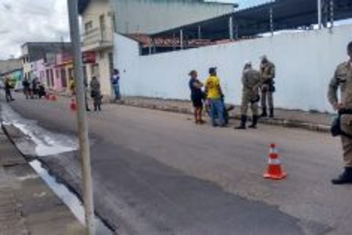 Prefeitura e Policia Militar realizam blitz para garantir segurança de passageiros de motociclistas