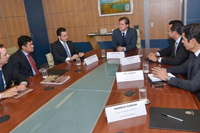 Ministro e representantes da ABVAQ