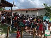 Teste de Covid oferecido por Prefeitura para acesso a show provoca aglomeração em Capela 