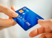 Emprestar cartão de crédito: saiba os cuidados com novas regras da Receita